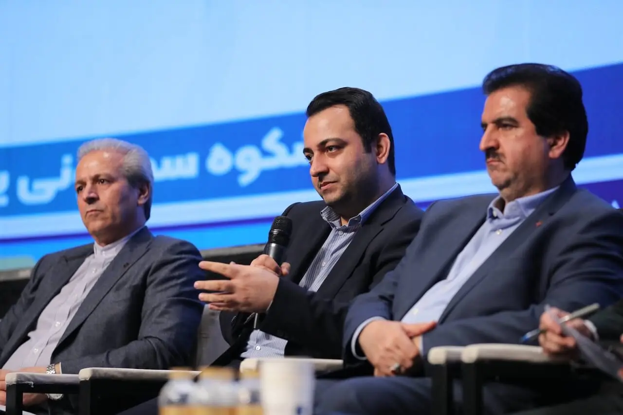 بانک صادرات ایران با تمامی ظرفیت به سمت بانکداری هوشمند حرکت خواهد کرد
