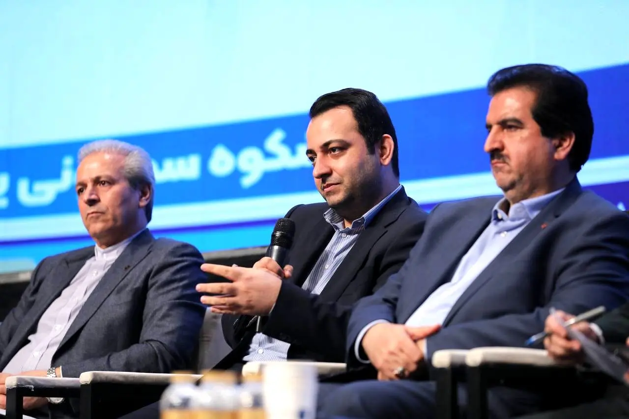 بانک صادرات ایران با تمامی ظرفیت به سمت بانکداری هوشمند حرکت خواهد کرد

