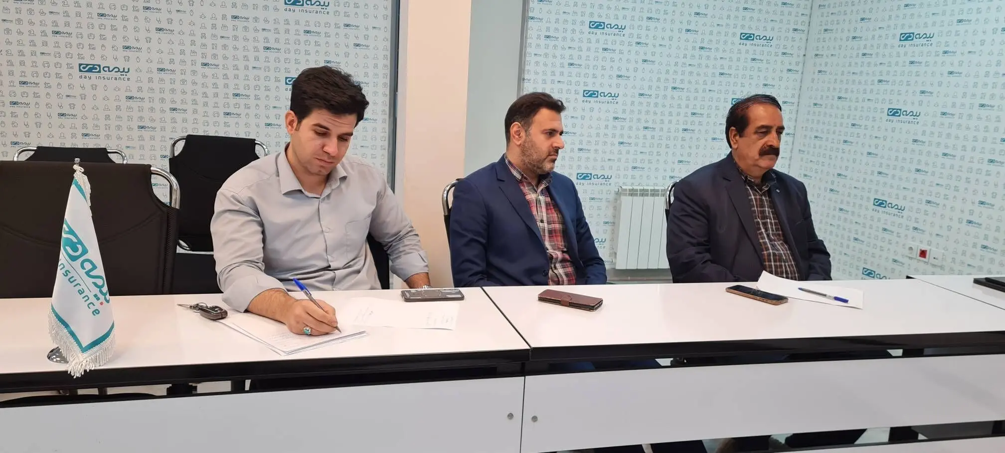 برگزاری نشست مشترک بیمه دی و کانون بازنشستگان کشوری در لرستان