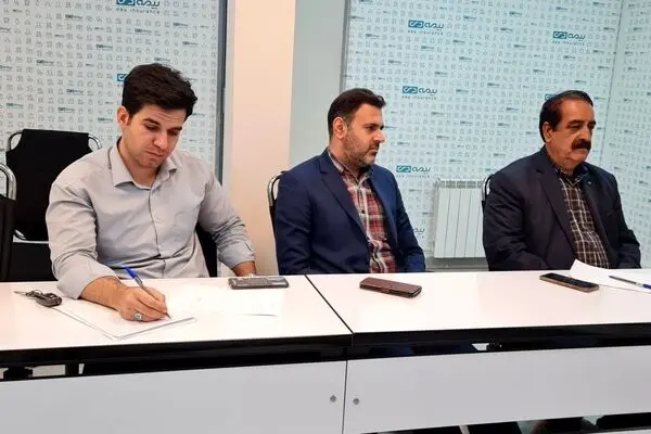 برگزاری نشست مشترک بیمه دی و کانون بازنشستگان کشوری در لرستان