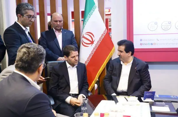 آمادگی بانک رفاه کارگران به منظور تامین مالی ارزی و ریالی طرح‌های توسعه‌ای صنعت پتروشیمی کشور
c