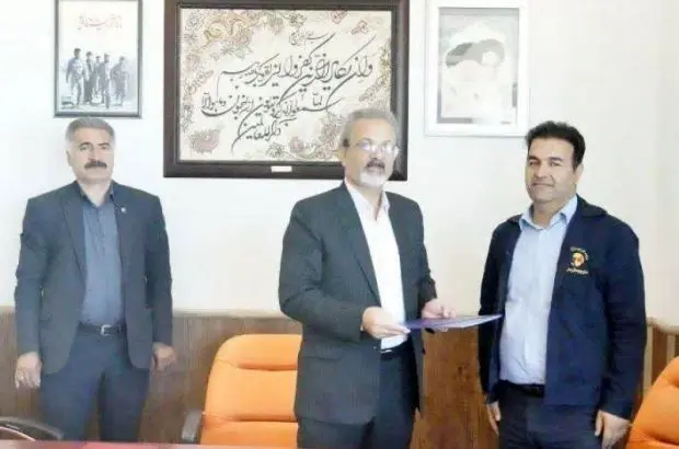 افتتاح اولین نیروگاه خورشیدی در استان چهارمحال و بختیاری توسط بانک مسکن/ قدردانی مدیر عامل شرکت توزیع نیروی برق استان چهارمحال و بختیاری از بانک مسکن