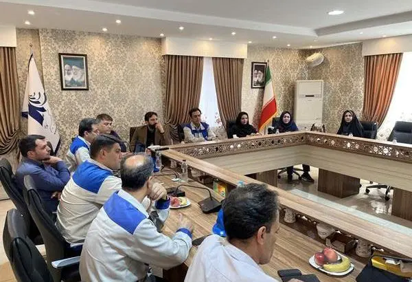 بازدید مسئولین سازمان حفاظت از محیط زیست از کارخانه فولاد امیرکبیر کاشان
