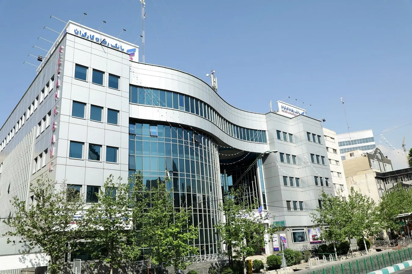 با طرح نوکارت بانک رفاه کارگران، بدون کارت پرداخت کن و جایزه ببر
