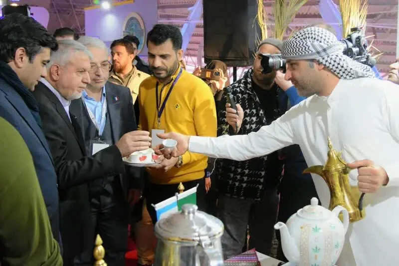 بازدید صالحی امیری از غرفه منطقه آزاد اروند در نمایشگاه بین‌المللی گردشگری تهران
