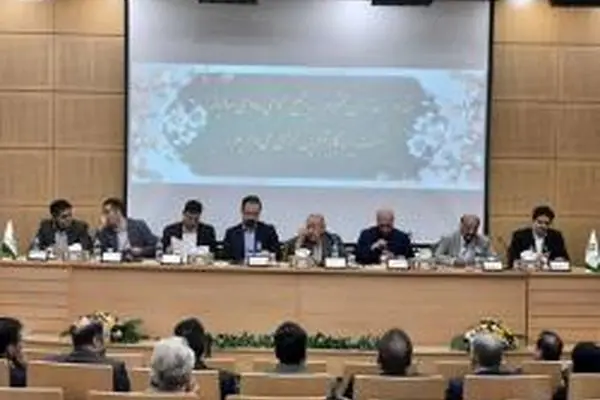 تقسیم سود ۲۲۰ ریال بین سهامداران بیمه کارآفرین
