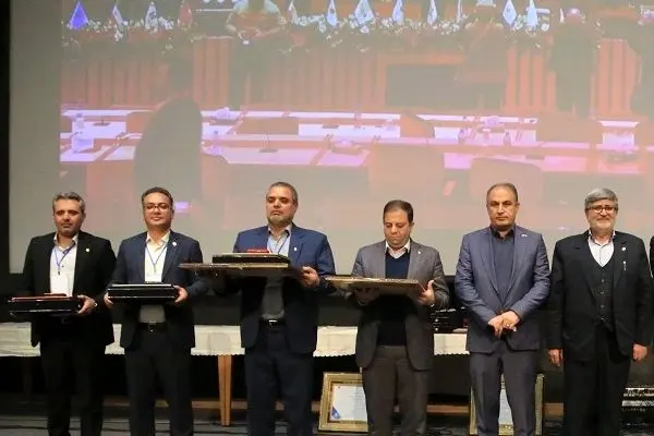 قدردانی از روسای موفق شعب بانک کشاورزی
