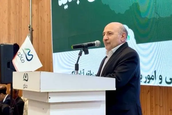 تجلیل منطقه آزاد ماکو از معلمان نمونه و تأکید بر هوشمندسازی مدارس
