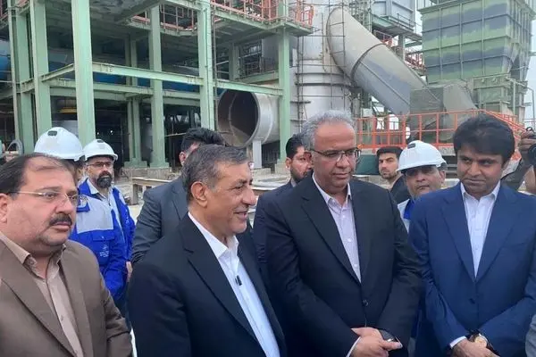 بازدید معاون اجرایی رییس جمهور از طرح های تامین مالی شده توسط بانک صنعت و معدن/ شکوفائی صنایع فولادی و غذائی جنوب شرق کشور در سواحل مکران

