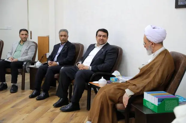 مدیرعامل بانک ملی ایران با آیات عظام و مراجع تقلید دیدار و گفت و گو کرد