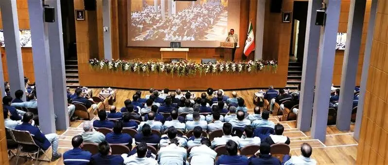 مفاهیم بلند بسیج و انقلاب باید از نسل انقلاب به نسل جدید منتقل شود
