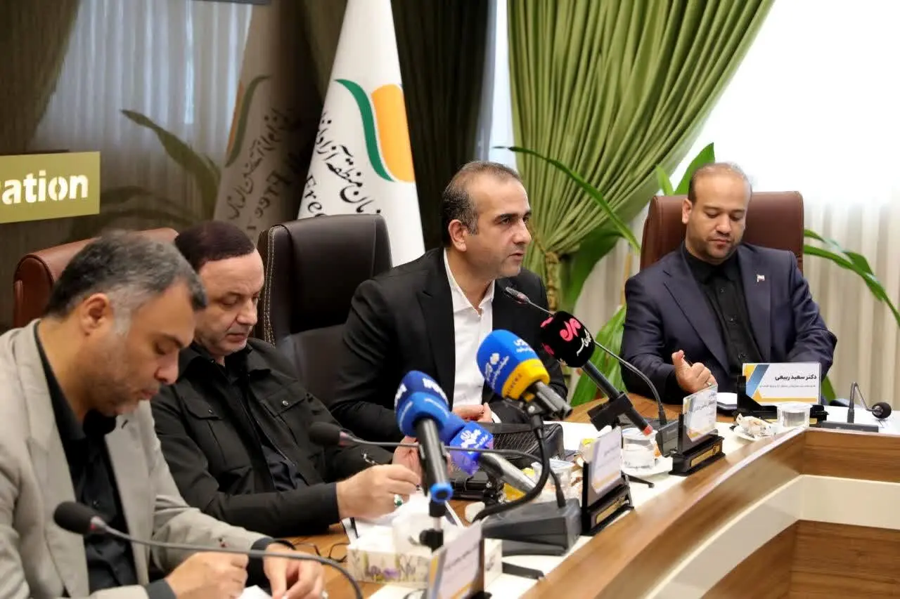 سرمایه گذاری داخلی و خارجی جذب شده طی ۱۱ ماهه ۱۴۰۴، برابر با ۵۶ همت و ۴۰ میلیون یورو می باشد
