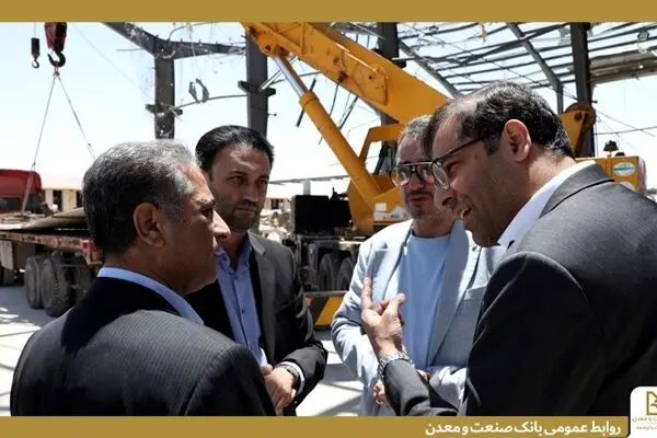  بانک صنعت و معدن همواره مسئولانه در کنار تولید بوده است
