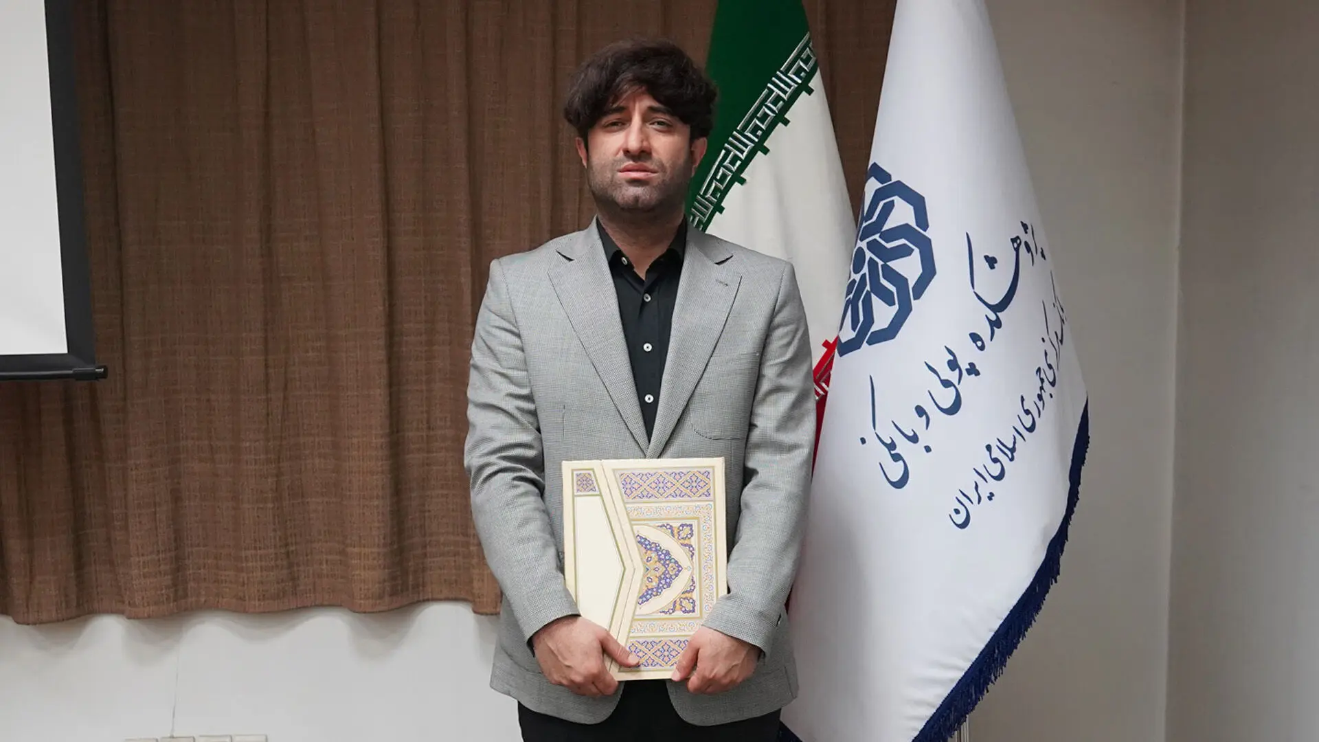 مدیر آینده پژوهی بانک پارسیان، پژوهشگر منتخب نظام بانکی شد
