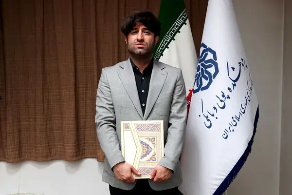 مدیر آینده پژوهی بانک پارسیان، پژوهشگر منتخب نظام بانکی شد

