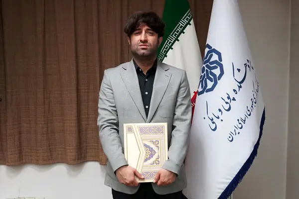 مدیر آینده پژوهی بانک پارسیان، پژوهشگر منتخب نظام بانکی شد
