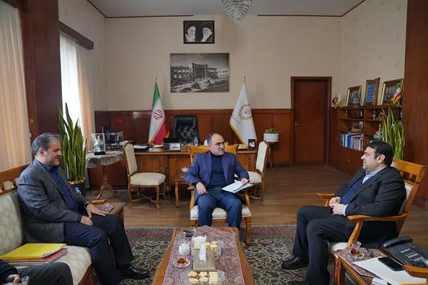 تاکید نجارزاده بر ادامه مسیر خروج بانک ملی ایران از بنگاه داری/منابع حاصل از واگذاری ها صرف ارتقای کیفیت خدمات می شود
