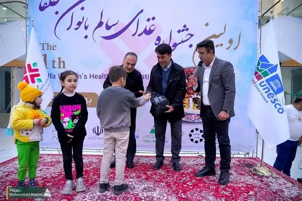 نخستین جشنواره غذای سالم بانوان جلفا برگزار شد
