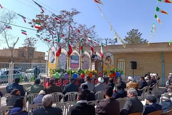 حضور تلاشگران ذوب‌آهن اصفهان در راهپیمایی پرشور زرین شهر در چهل و ششمین سالگرد پیروزی انقلاب اسلامی
